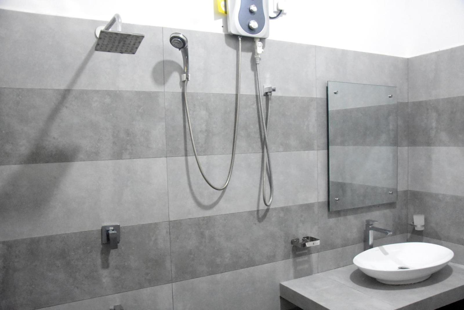 אנוראדפורה Kulassa Homes מראה חיצוני תמונה
